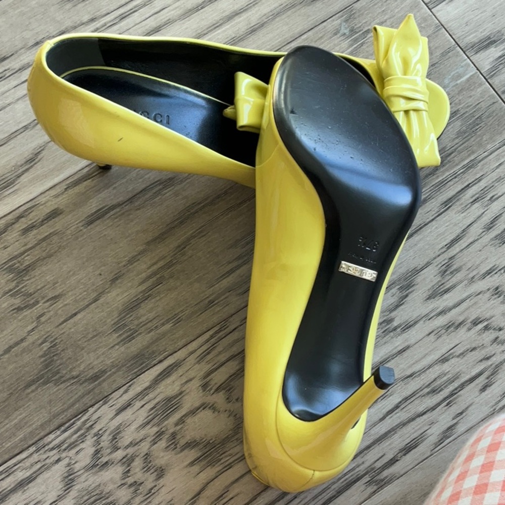 Gucci Clodine Yellow Patent Leather Bow Peep-Toe Pump Size 37.5 Party Statement - Picture 8 of 15